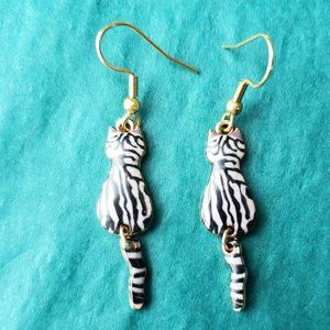 2/10$ NWOT gray and black  tabby cat with articulated tail earrings